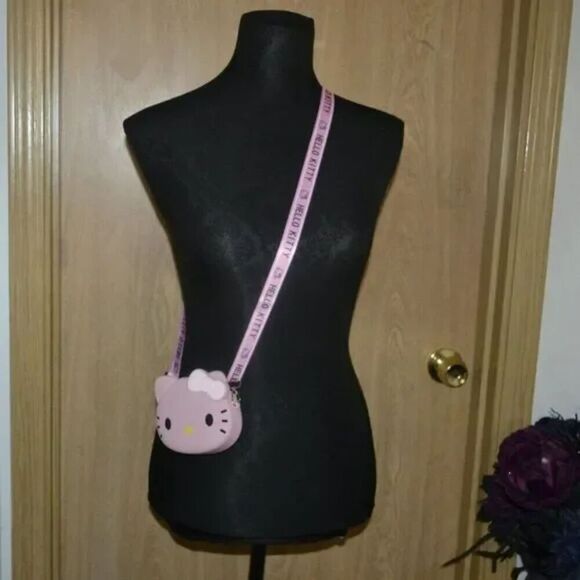 Mini Hello Kitty Pink Crossbody Bag Gift Bundle - Picture 2 of 10